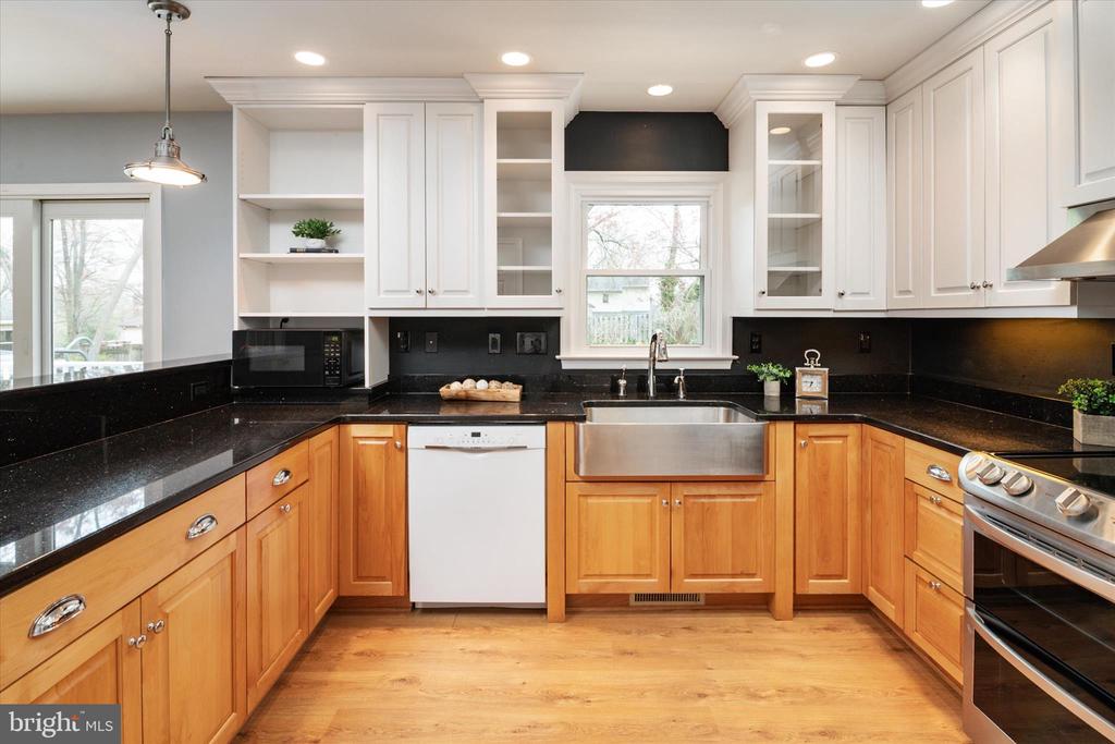 206 ARMSTRONG LANE