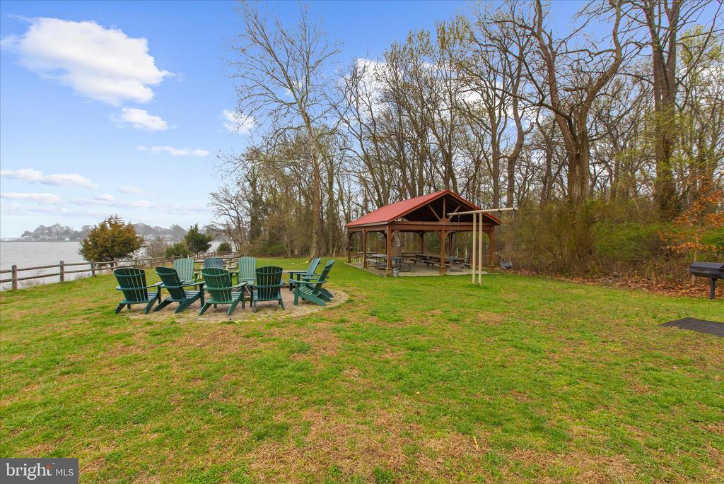 2642 QUEEN ANNE CIRCLE