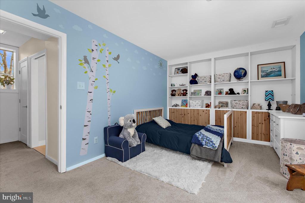 2642 QUEEN ANNE CIRCLE