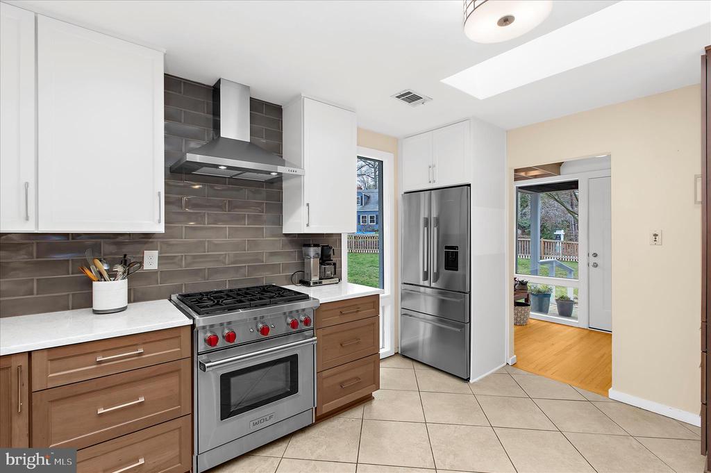 2642 QUEEN ANNE CIRCLE