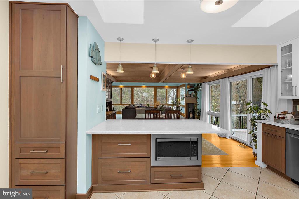 2642 QUEEN ANNE CIRCLE