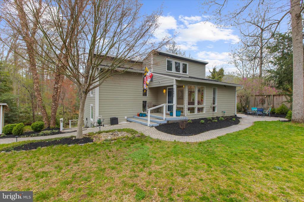 2642 QUEEN ANNE CIRCLE