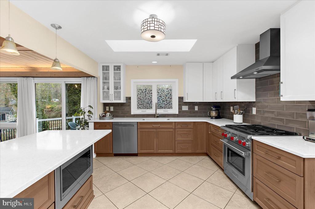2642 QUEEN ANNE CIRCLE