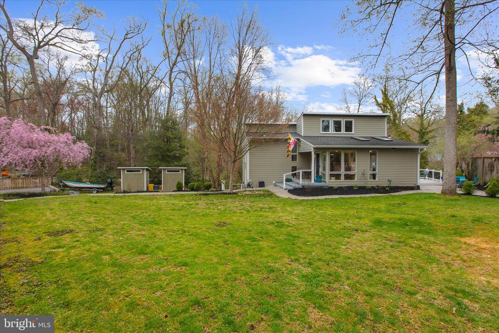 2642 QUEEN ANNE CIRCLE