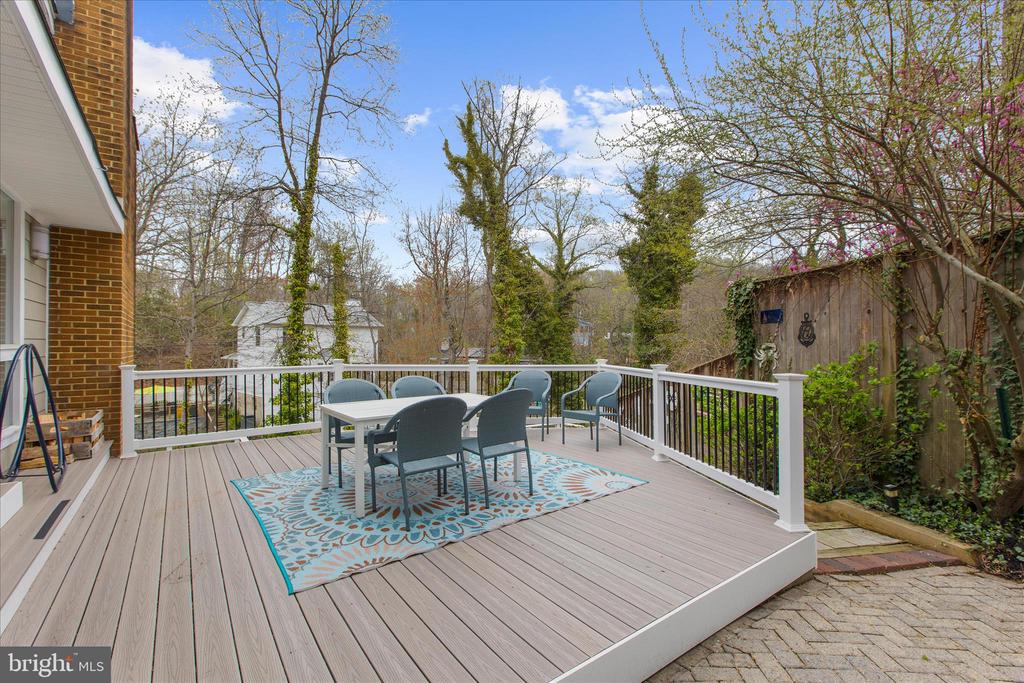 2642 QUEEN ANNE CIRCLE