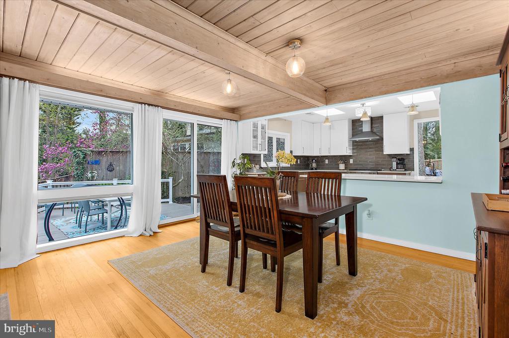 2642 QUEEN ANNE CIRCLE