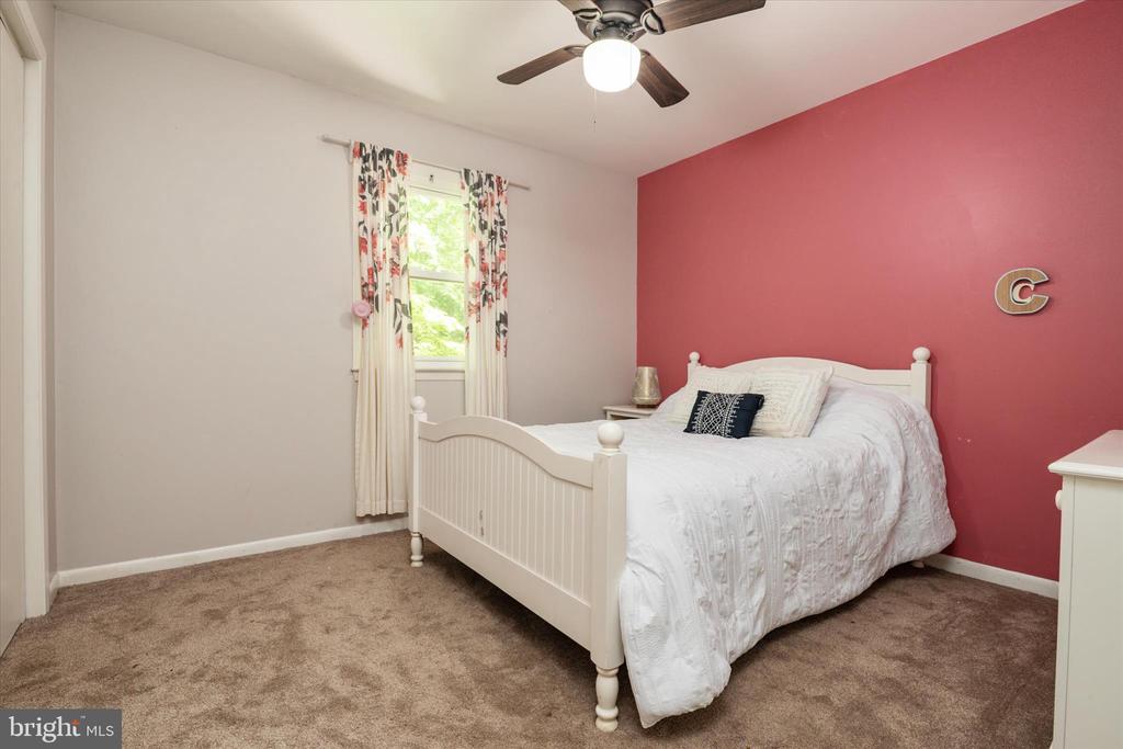 2194 HALLMARK COURT