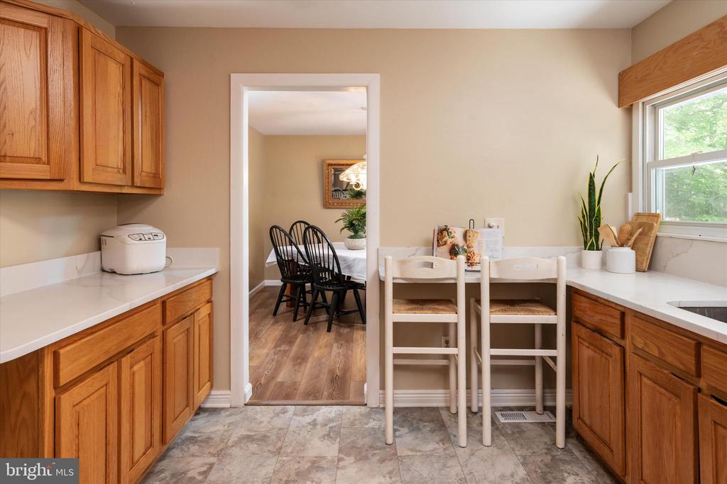 2194 HALLMARK COURT