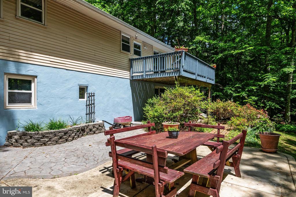 2194 HALLMARK COURT