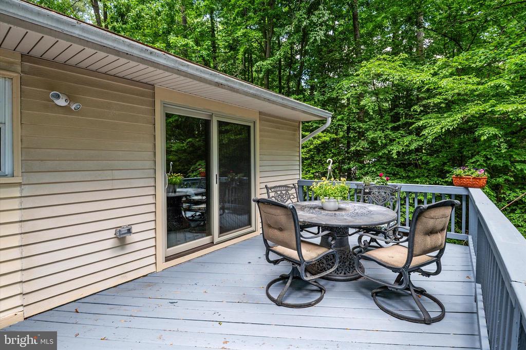2194 HALLMARK COURT