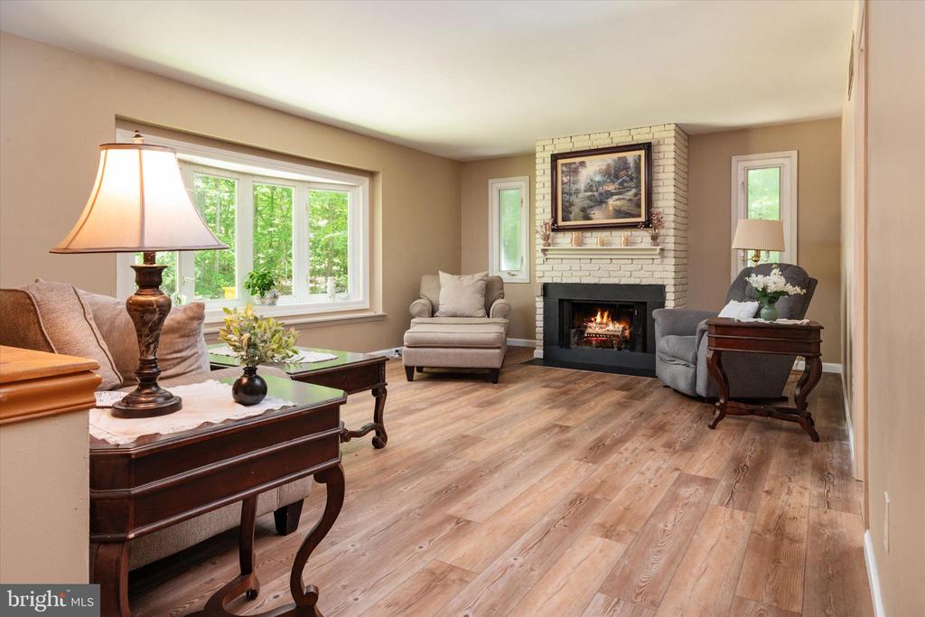 2194 HALLMARK COURT