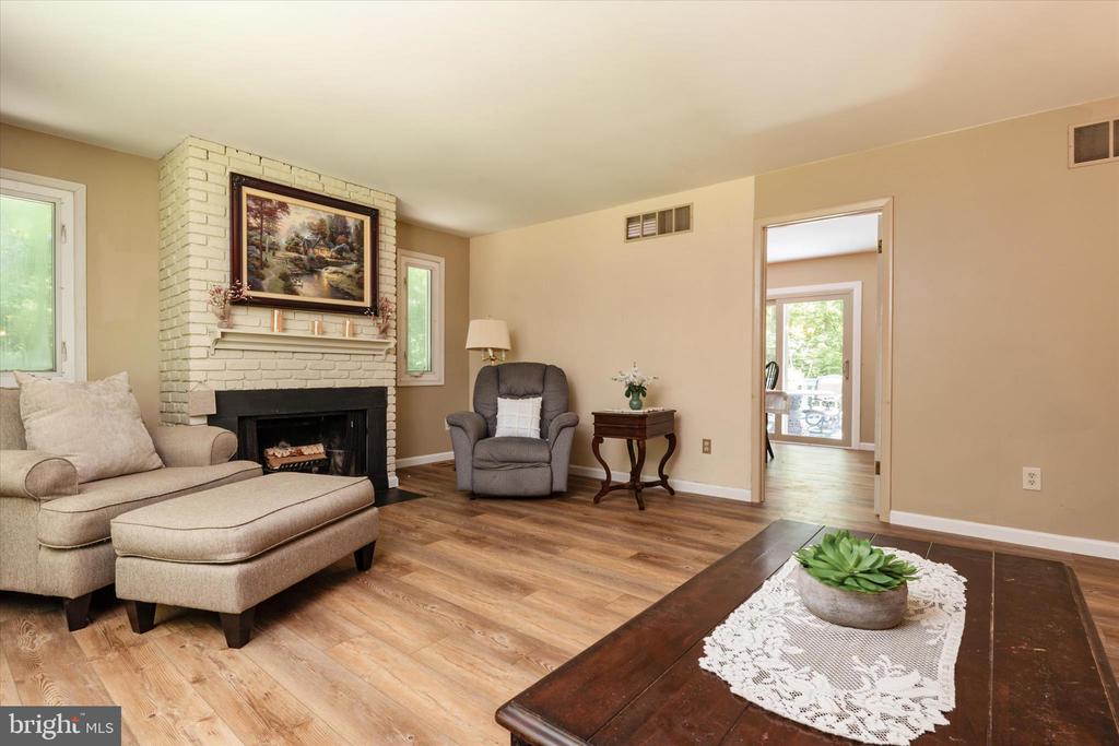 2194 HALLMARK COURT