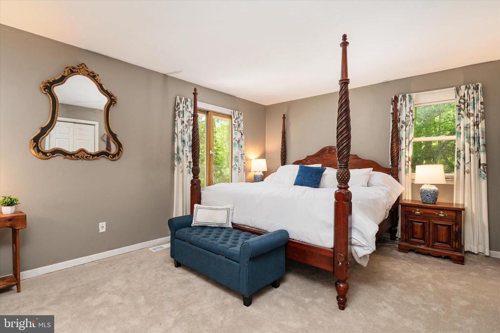 2194 HALLMARK COURT