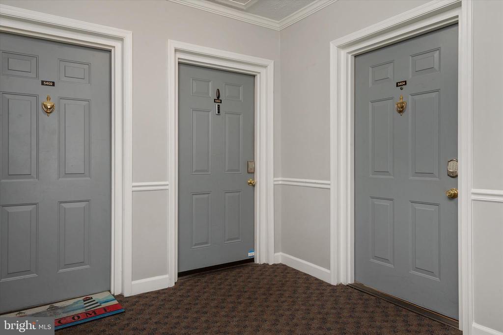 617 ADMIRAL DRIVE Unit: 403