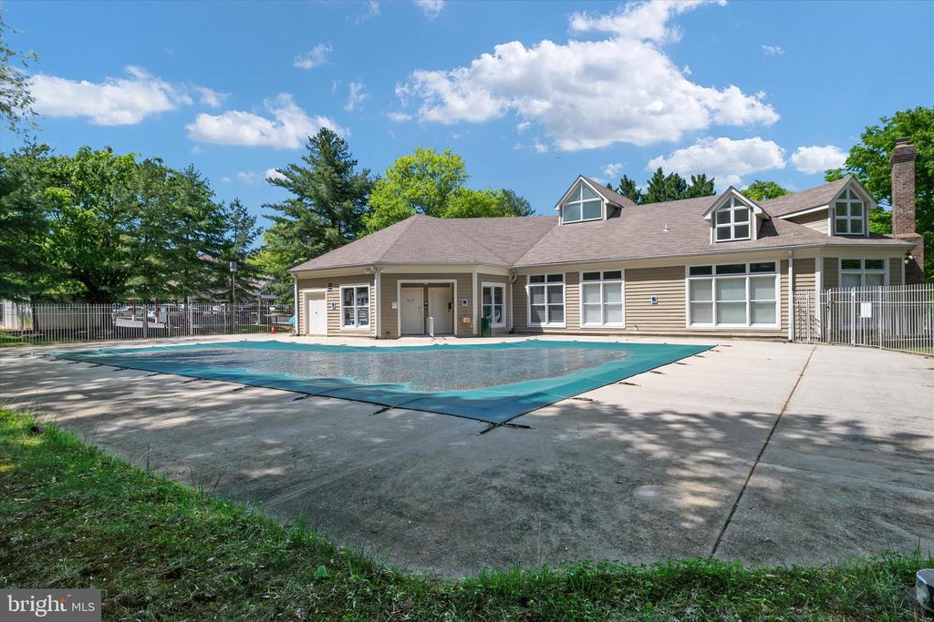 617 ADMIRAL DRIVE Unit: 403