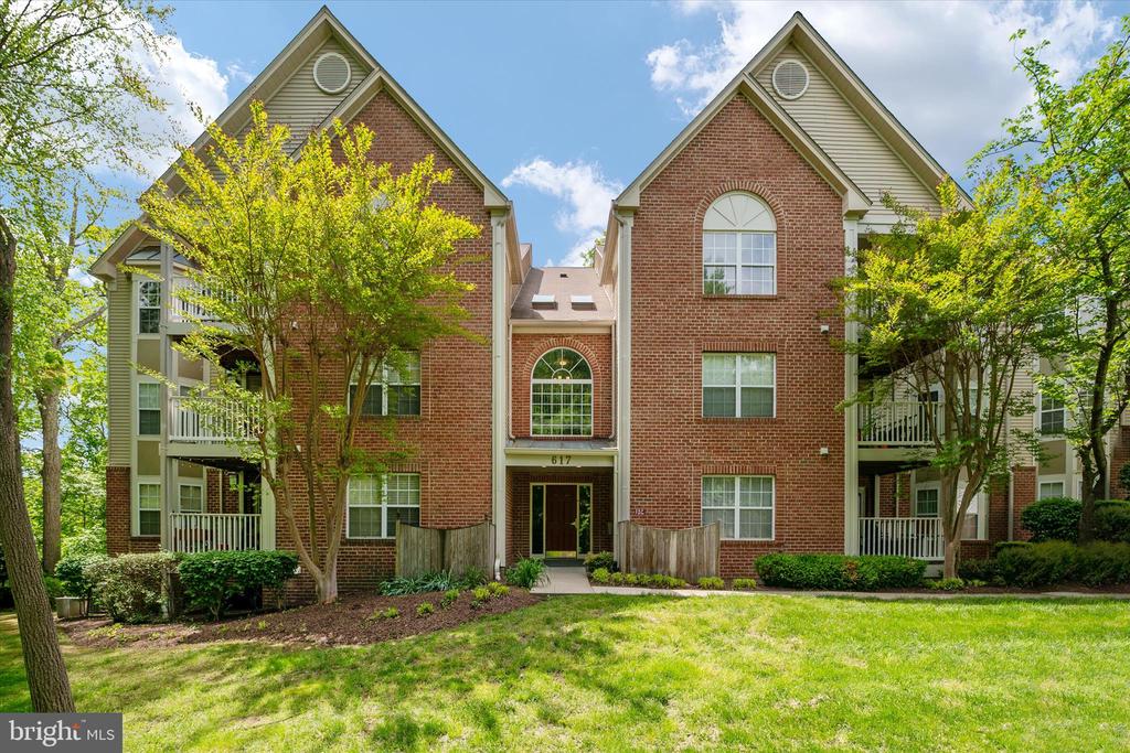 617 ADMIRAL DRIVE Unit: 403