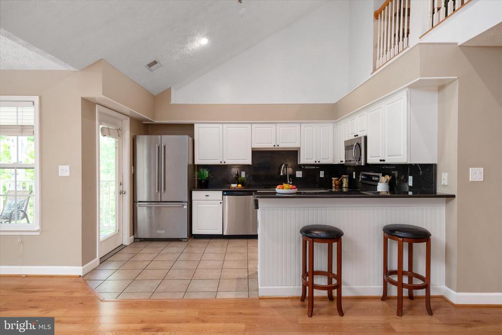 617 ADMIRAL DRIVE Unit: 403
