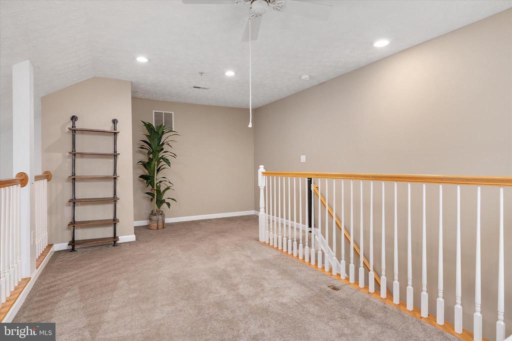 617 ADMIRAL DRIVE Unit: 403