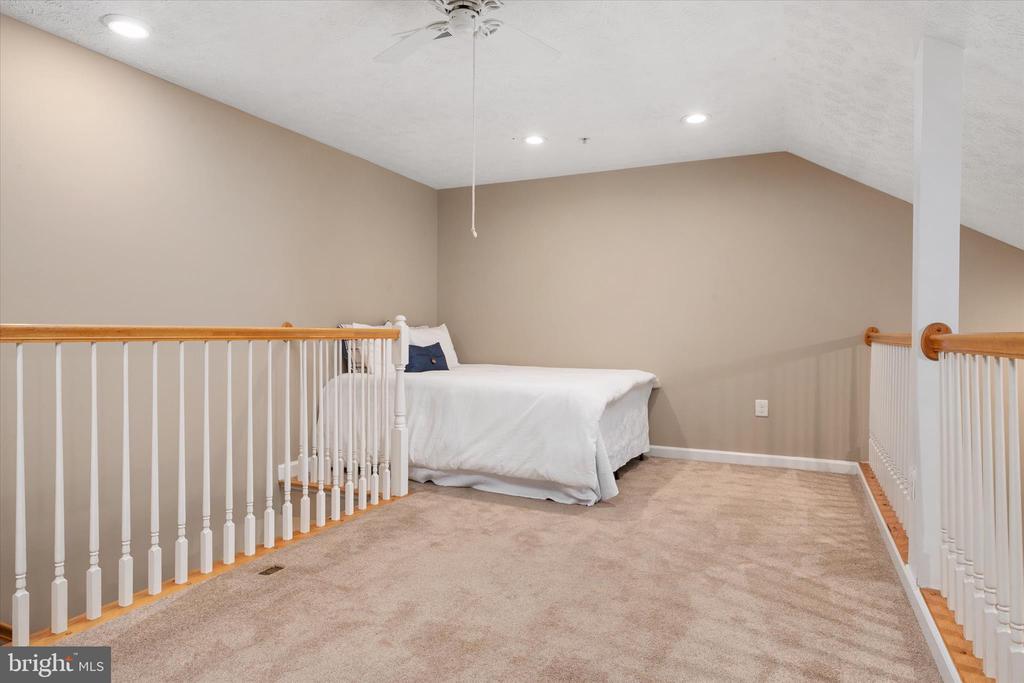 617 ADMIRAL DRIVE Unit: 403