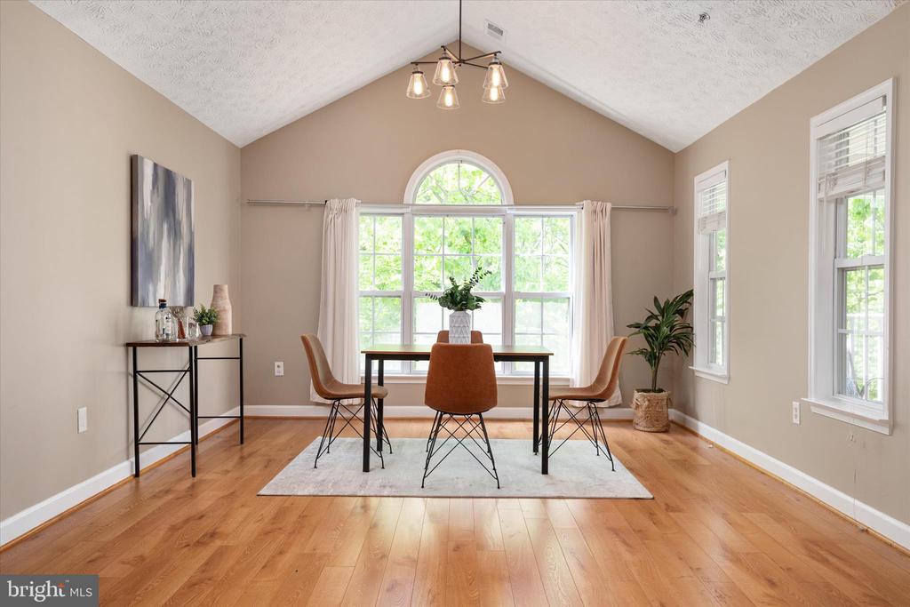 617 ADMIRAL DRIVE Unit: 403