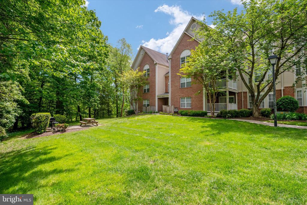 617 ADMIRAL DRIVE Unit: 403