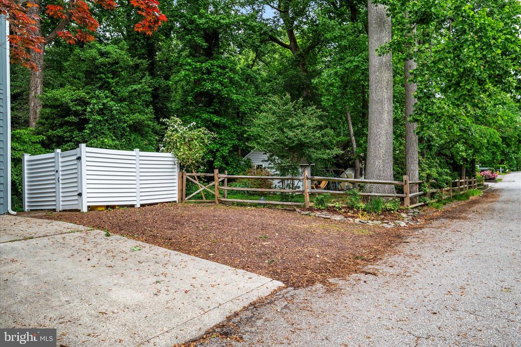 934 N FOREST TRAIL