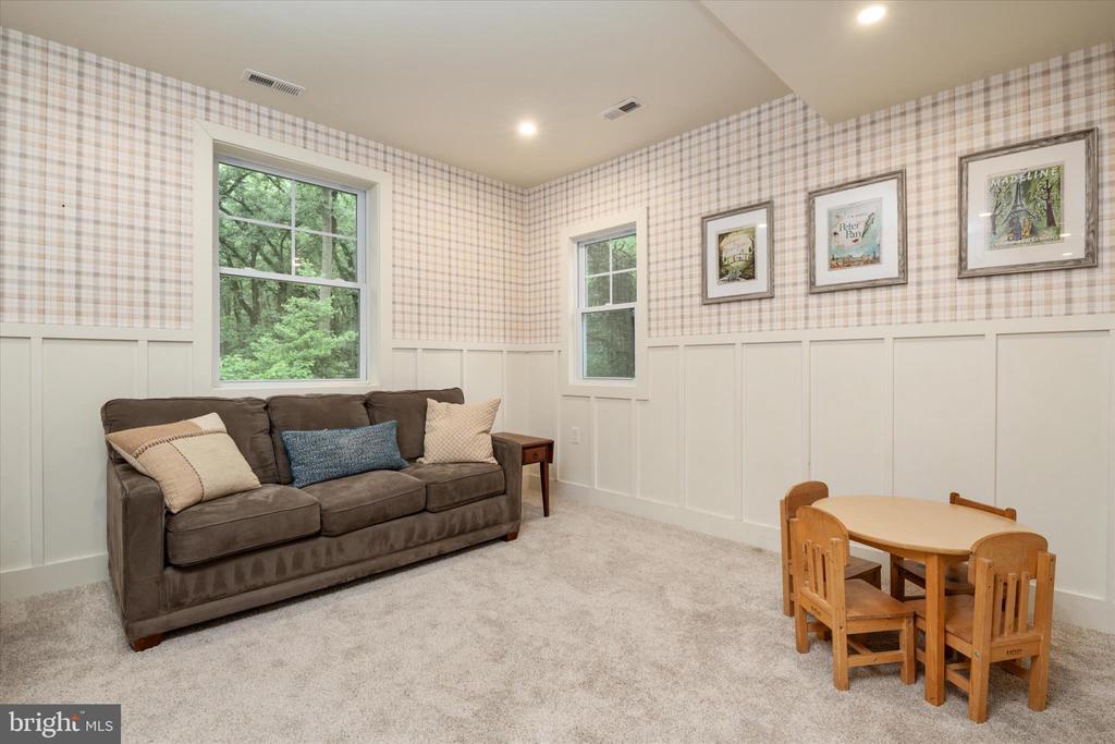 934 N FOREST TRAIL