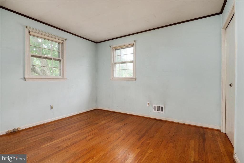 609 KENSINGTON AVENUE