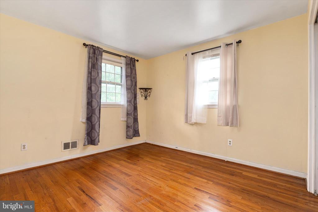 609 KENSINGTON AVENUE