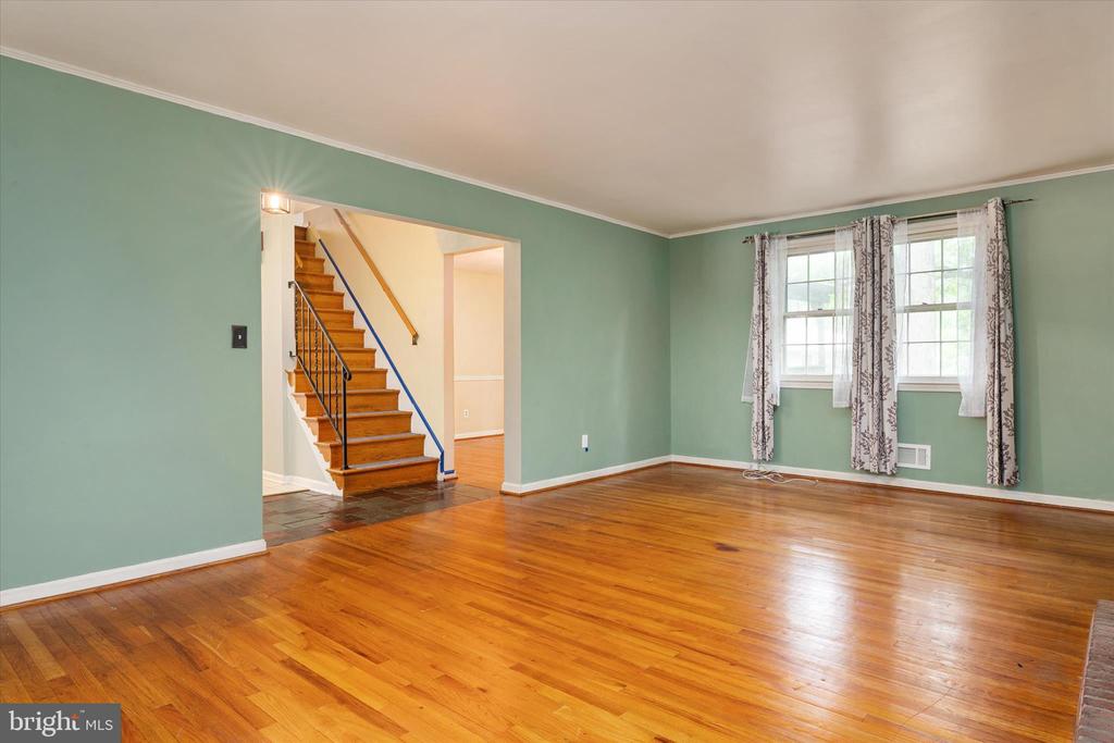 609 KENSINGTON AVENUE