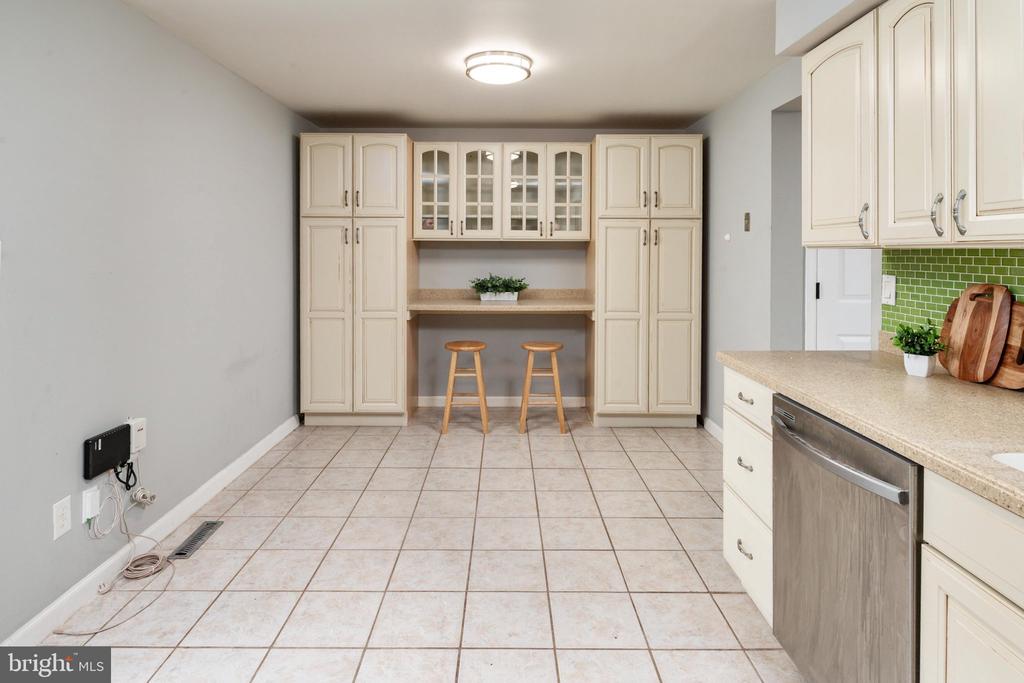 254 CHALET CIRCLE W