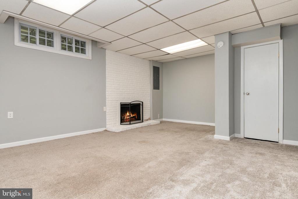 254 CHALET CIRCLE W