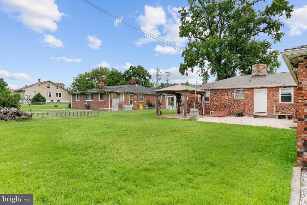 210 BROADVIEW BOULEVARD S