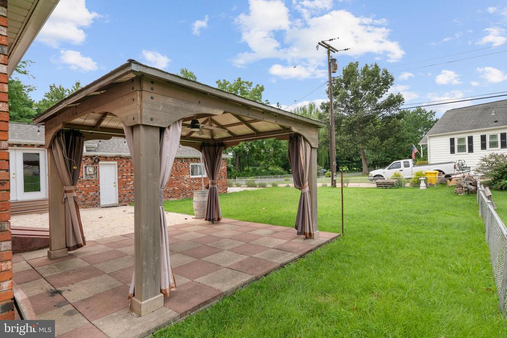210 BROADVIEW BOULEVARD S