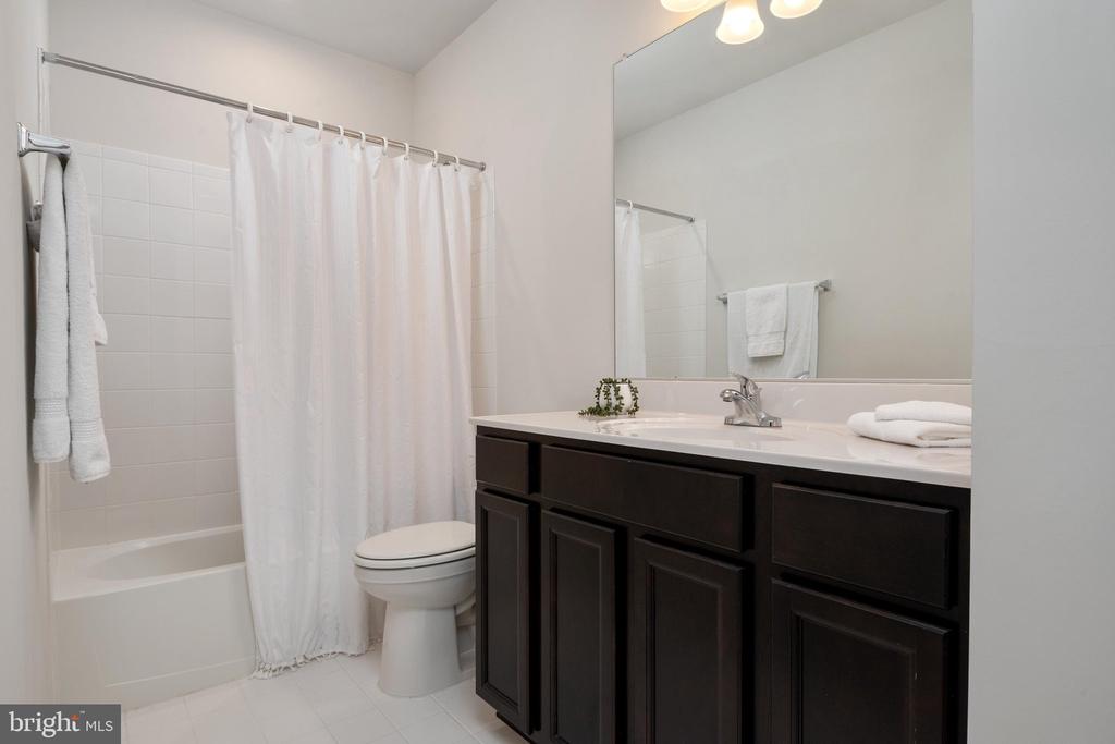 1645 VELVETLEAF LANE