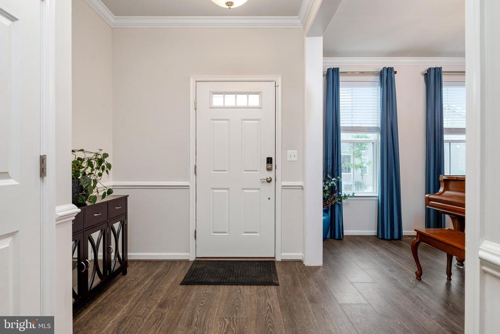 1645 VELVETLEAF LANE