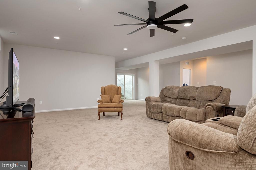 1645 VELVETLEAF LANE