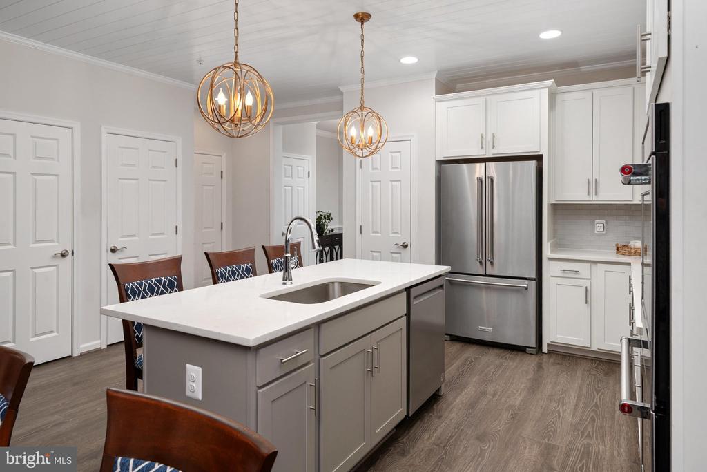 1645 VELVETLEAF LANE