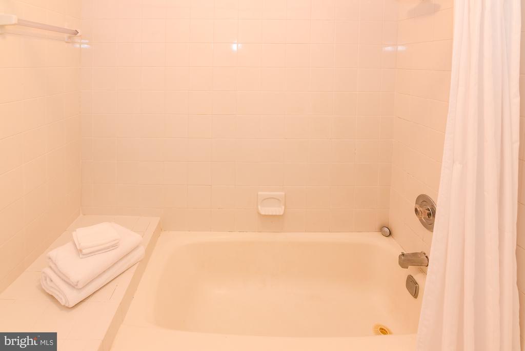 2004 QUAY VILLAGE COURT Unit: T1