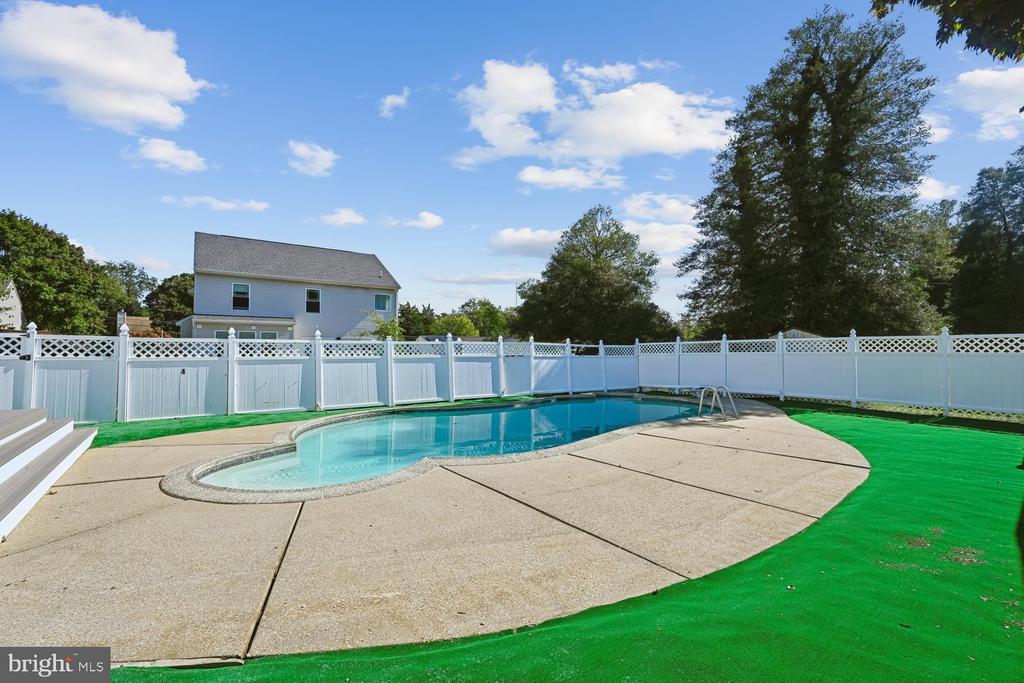 1185 BAYVIEW VISTA
