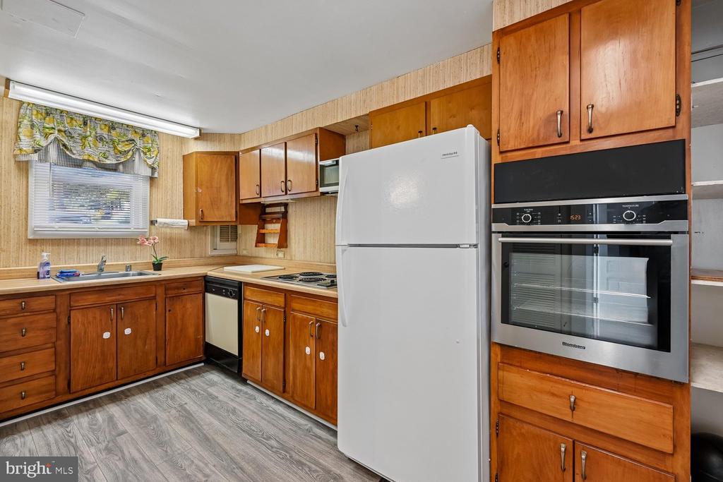 1185 BAYVIEW VISTA