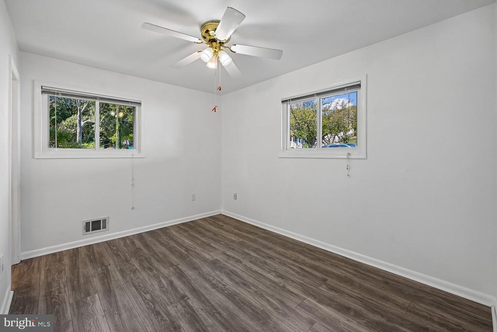 1185 BAYVIEW VISTA