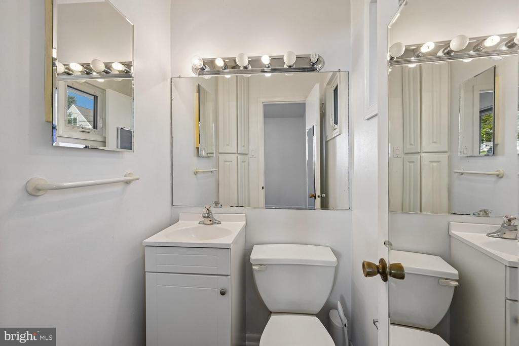 1185 BAYVIEW VISTA