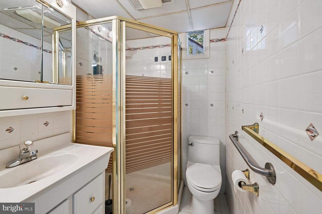 1185 BAYVIEW VISTA