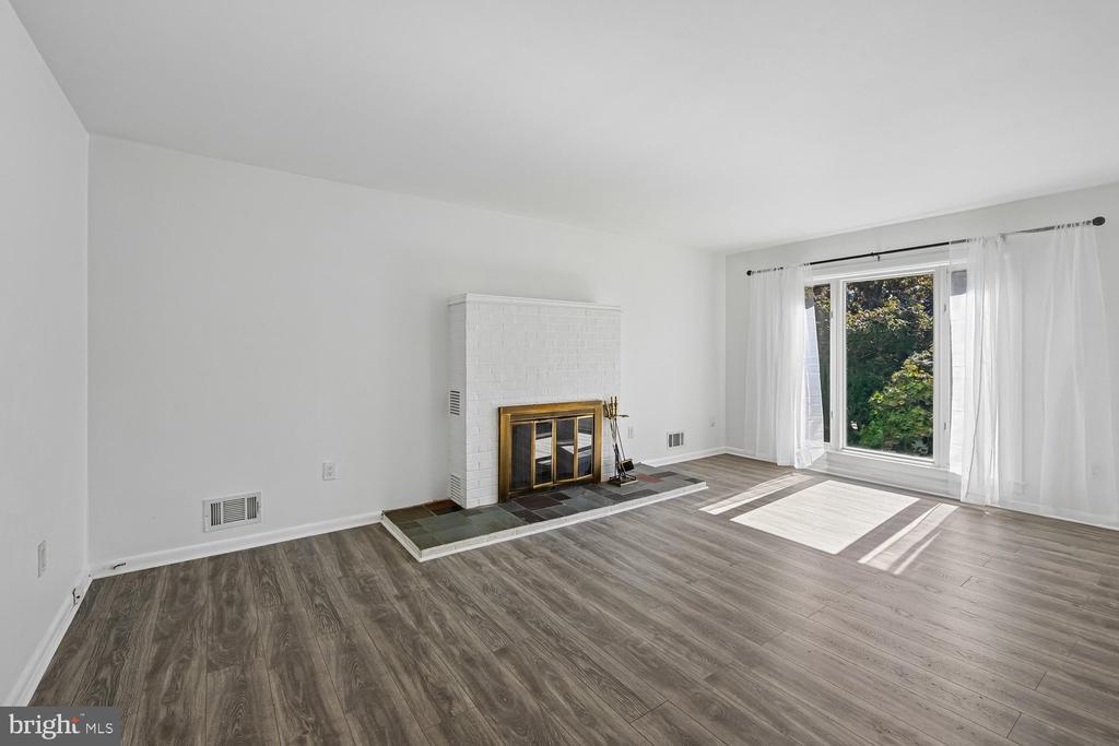 1185 BAYVIEW VISTA
