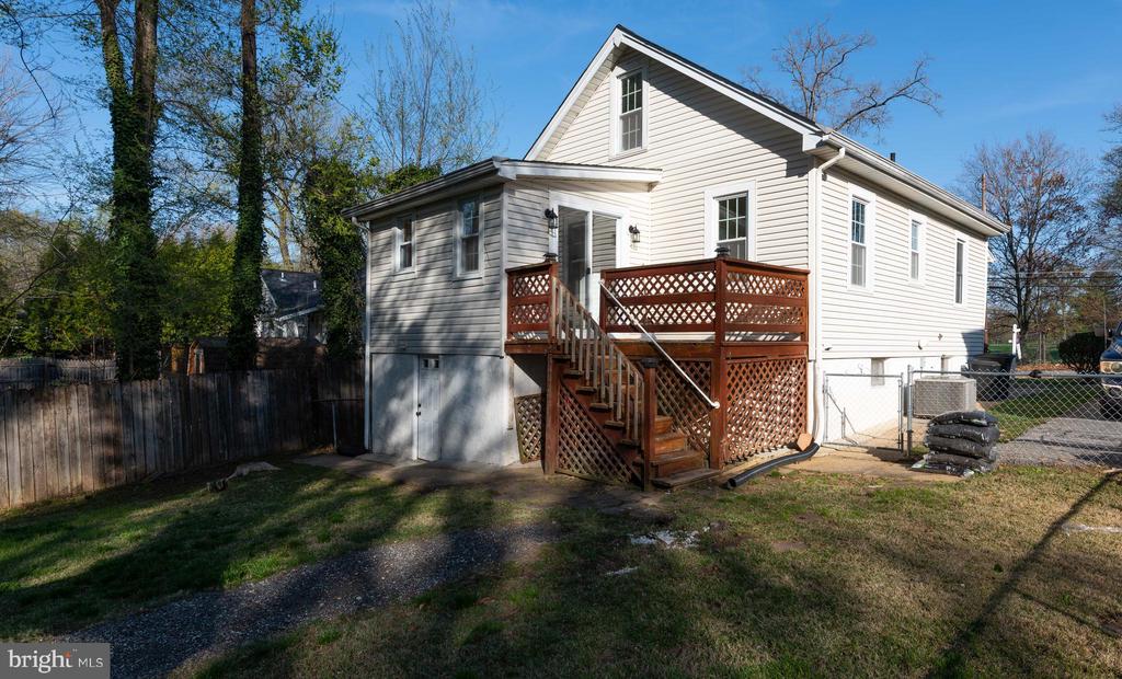 2010 MOSBY AVENUE