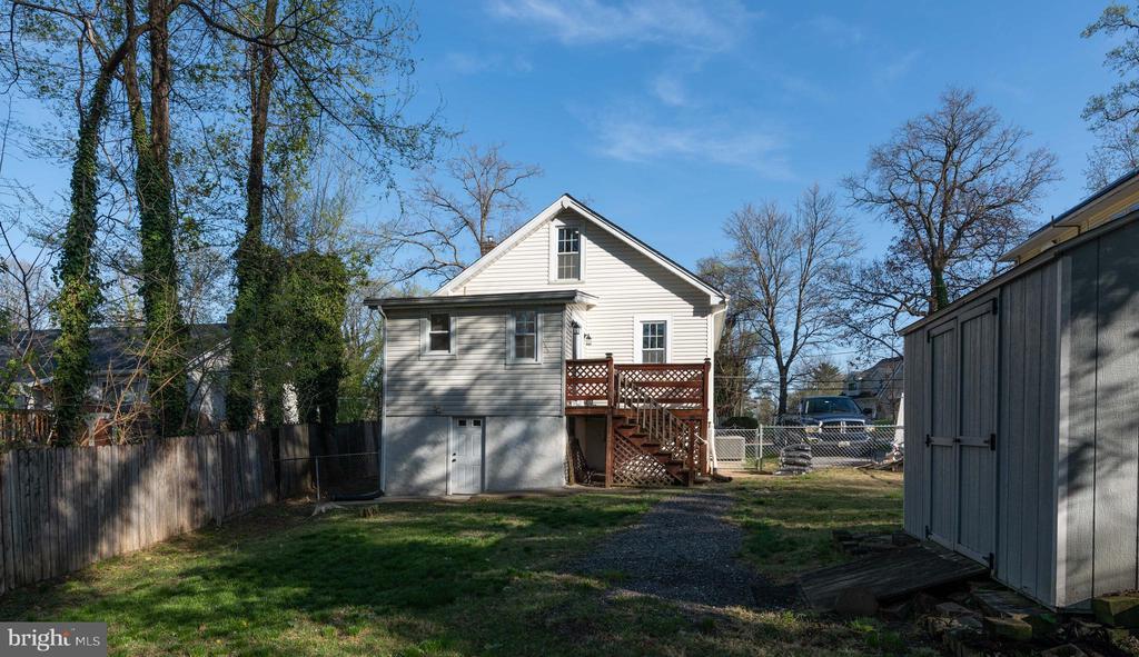 2010 MOSBY AVENUE