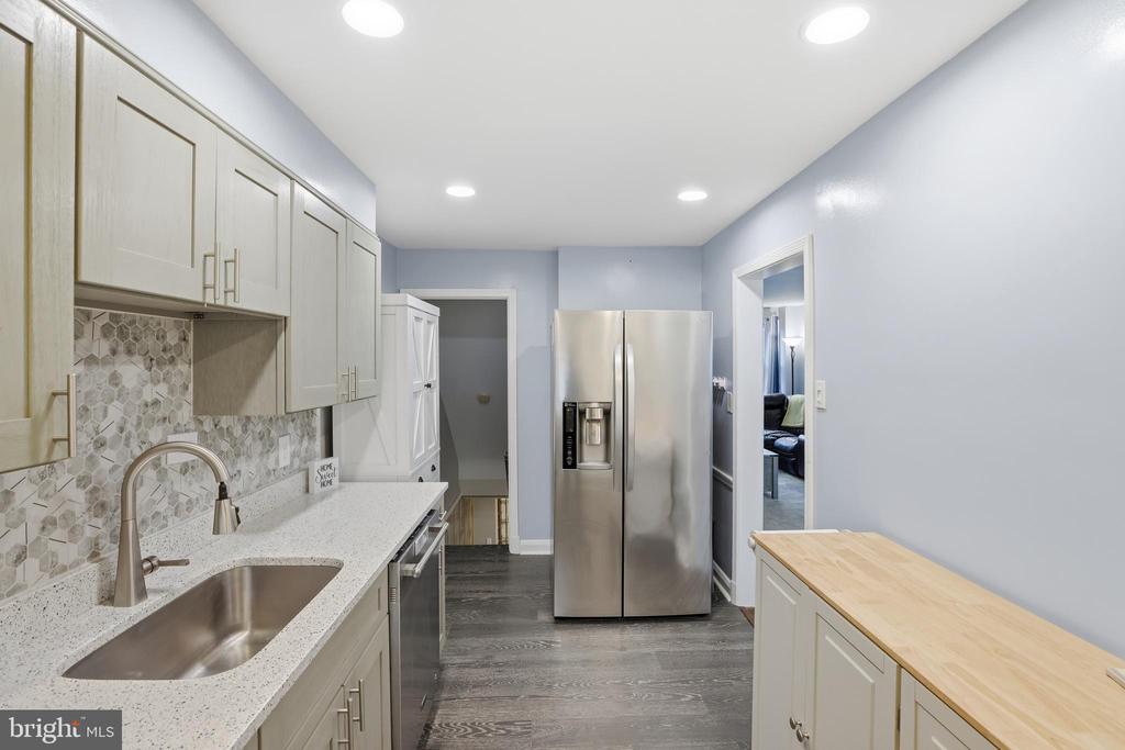 1542 CLAIRIDGE ROAD