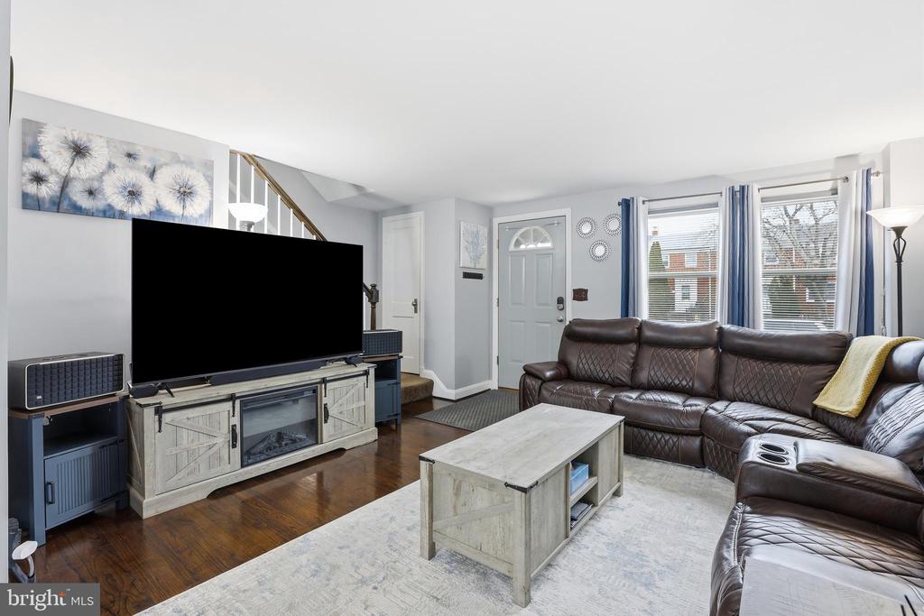 1542 CLAIRIDGE ROAD