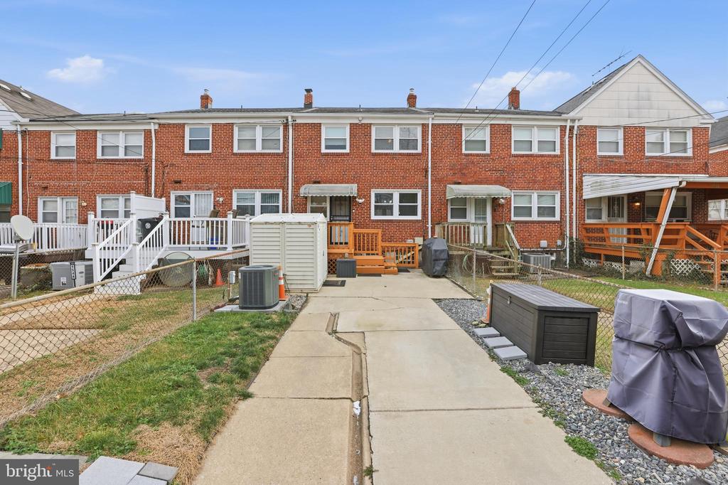 1542 CLAIRIDGE ROAD